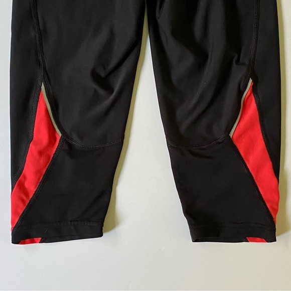 Nike Dri-Fit Womens Running Capris XS Black Red Trim Zipper Pocket in Back - Picture 13 of 16